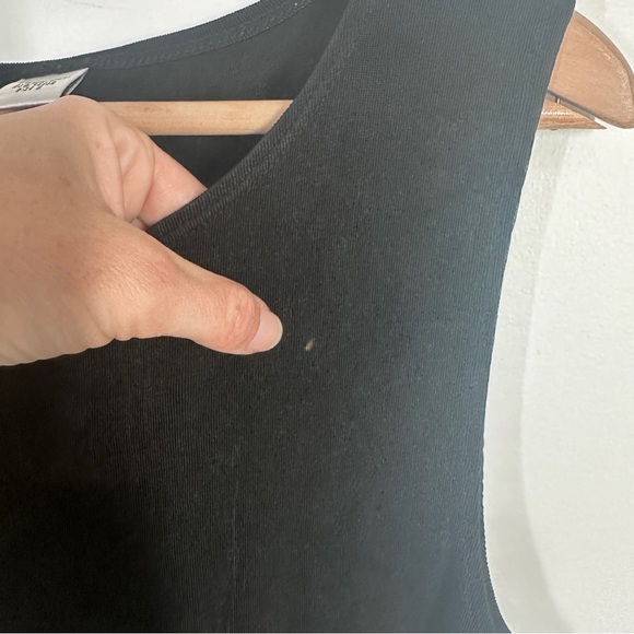 Chico's Travelers Black Sleeveless Tank Top Size 2 Large - Picture 3 of 4